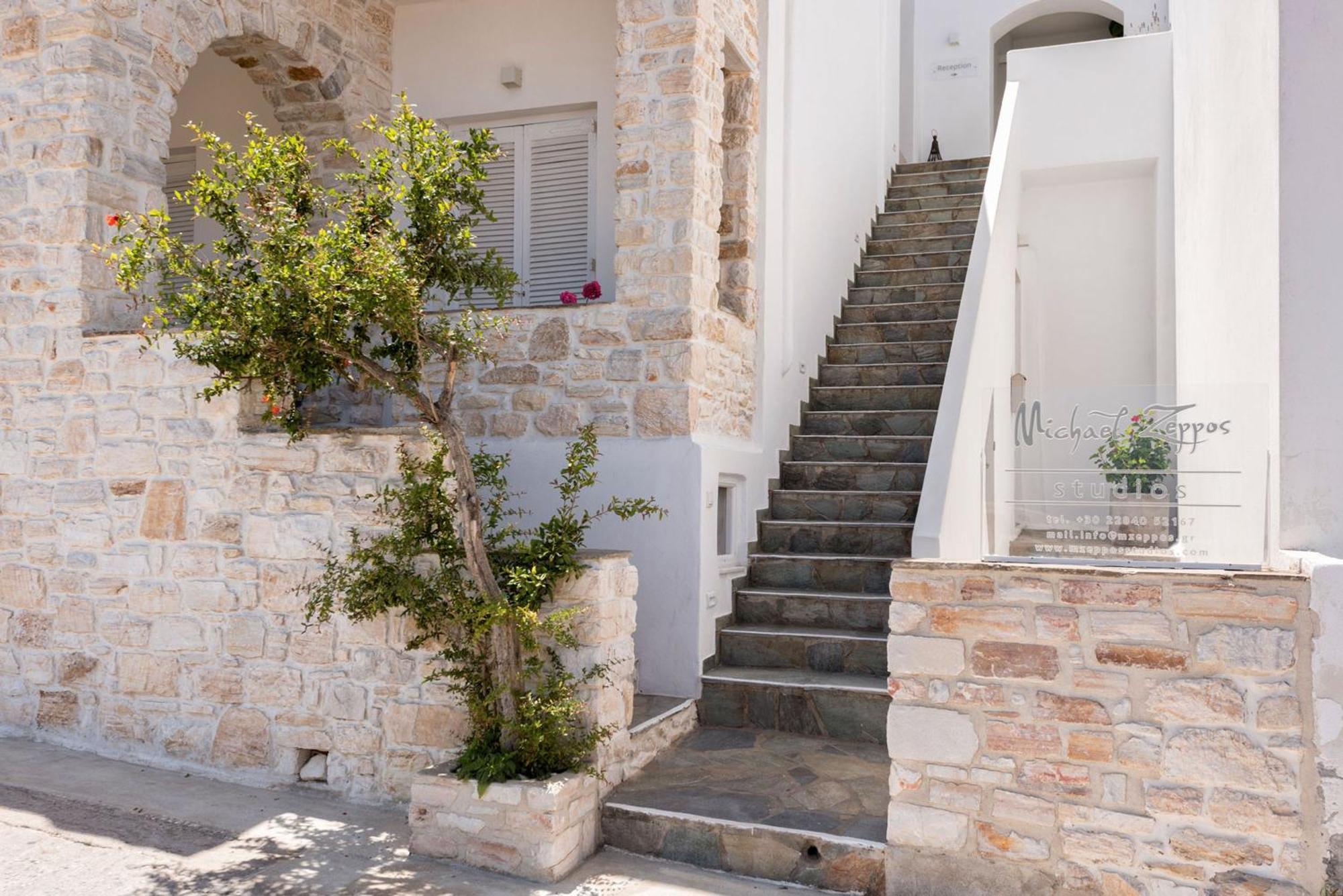 Michael Zeppos Studios Naoussa Exterior foto